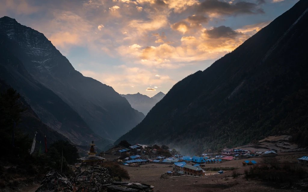 Manaslu Circuit Tsum Valley Trek