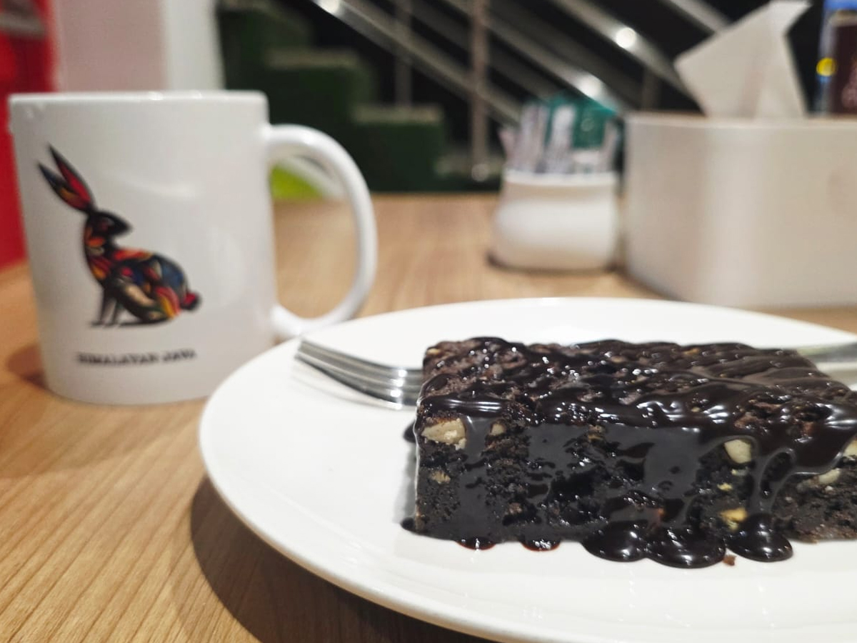 Brownie at Himalayan Java